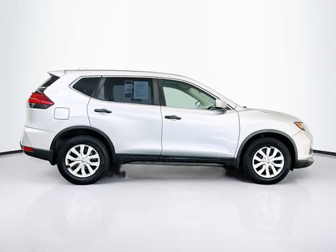 Used 2017 Nissan Rogue S image 10