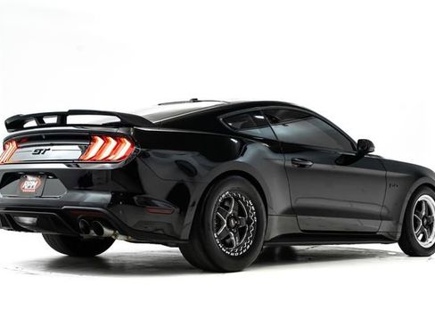 Used 2020 Ford Mustang GT image 4