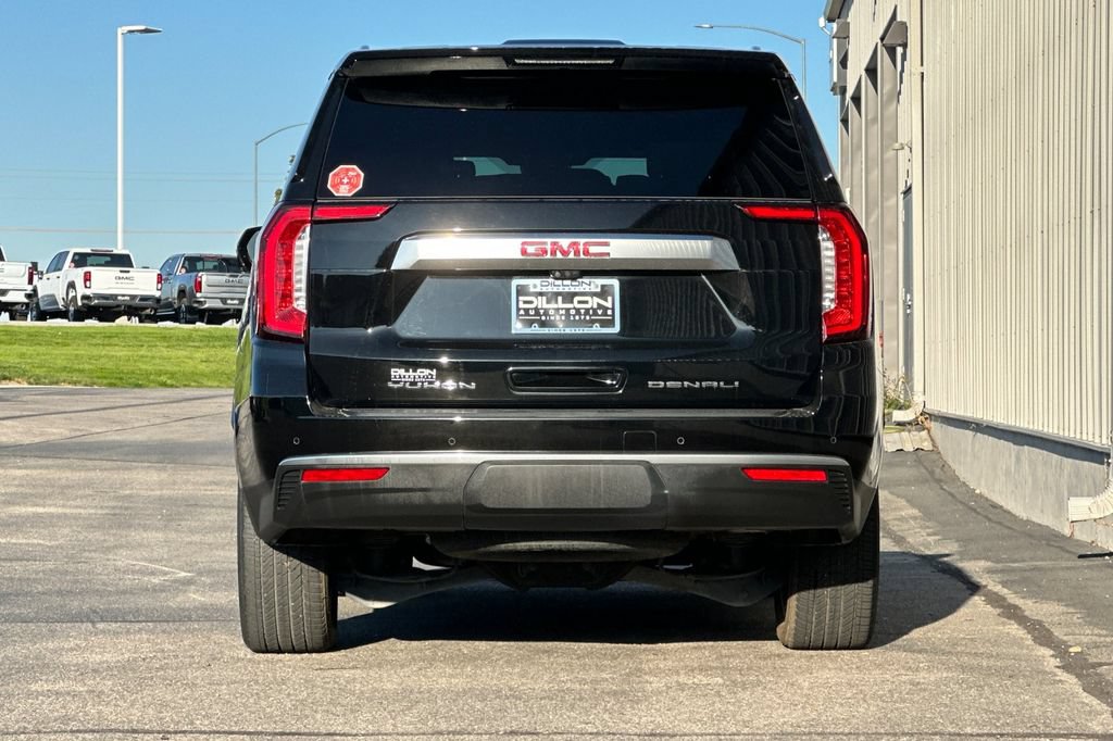 Used 2024 GMC Yukon Denali w/ Advanced Technology Package AWD/4WD image 8