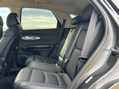 Used 2025 Genesis GV70 2.5T image 14