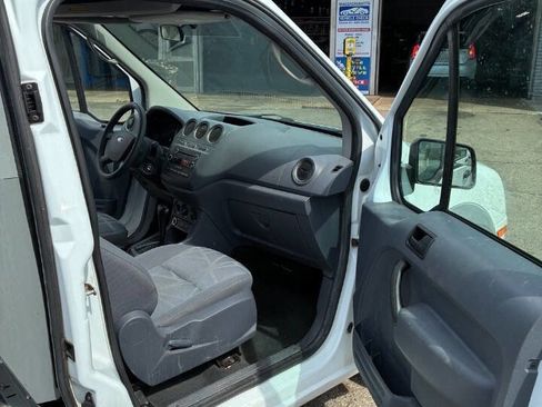 Used 2013 Ford Transit Connect XLT image 8