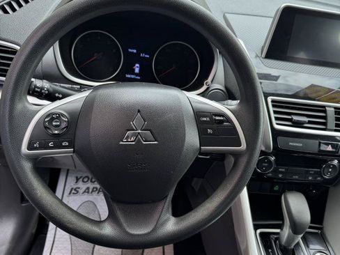 Used 2019 Mitsubishi Eclipse Cross LE AWD/4WD image 9