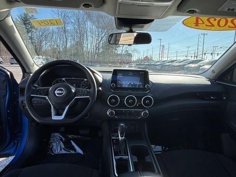 Used 2024 Nissan Sentra SV image 17