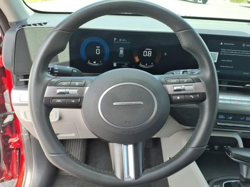 Used 2025 Hyundai Kona SEL image 22