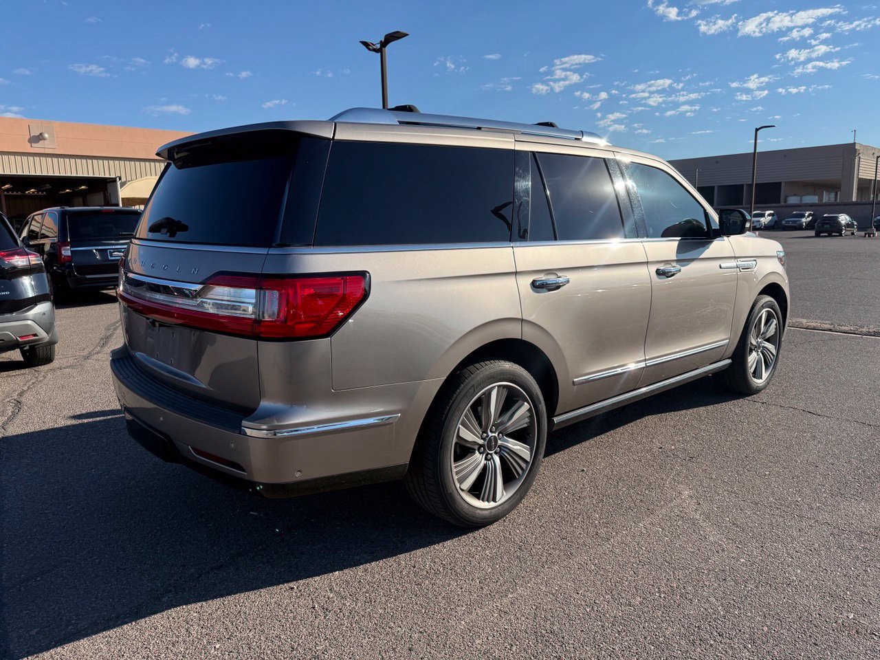 Used 2018 Lincoln Navigator Reserve w/ Technology Package AWD/4WD image 5