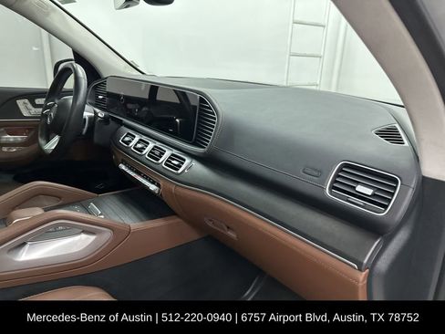 Certified 2024 Mercedes-Benz GLS 580 4MATIC image 31