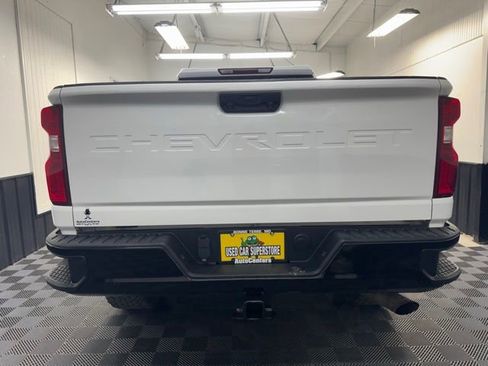 Used 2021 Chevrolet Silverado 2500 Custom w/ Custom Value Package AWD/4WD image 5