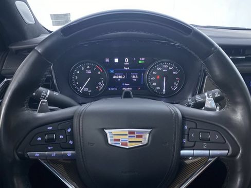 Certified 2023 Cadillac XT6 Sport w/ Platinum Package AWD/4WD image 3