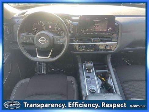 Certified 2024 Nissan Pathfinder SV image 14