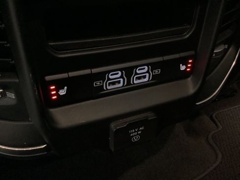 Used 2024 RAM 1500 Laramie AWD/4WD image 30
