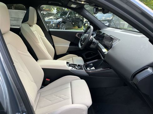 New 2025 BMW X3 xDrive30i w/ Convenience Package image 25