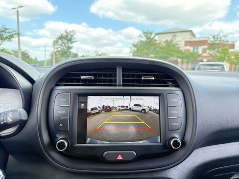 Used 2025 Kia Soul LX w/ LX Technology Package image 19