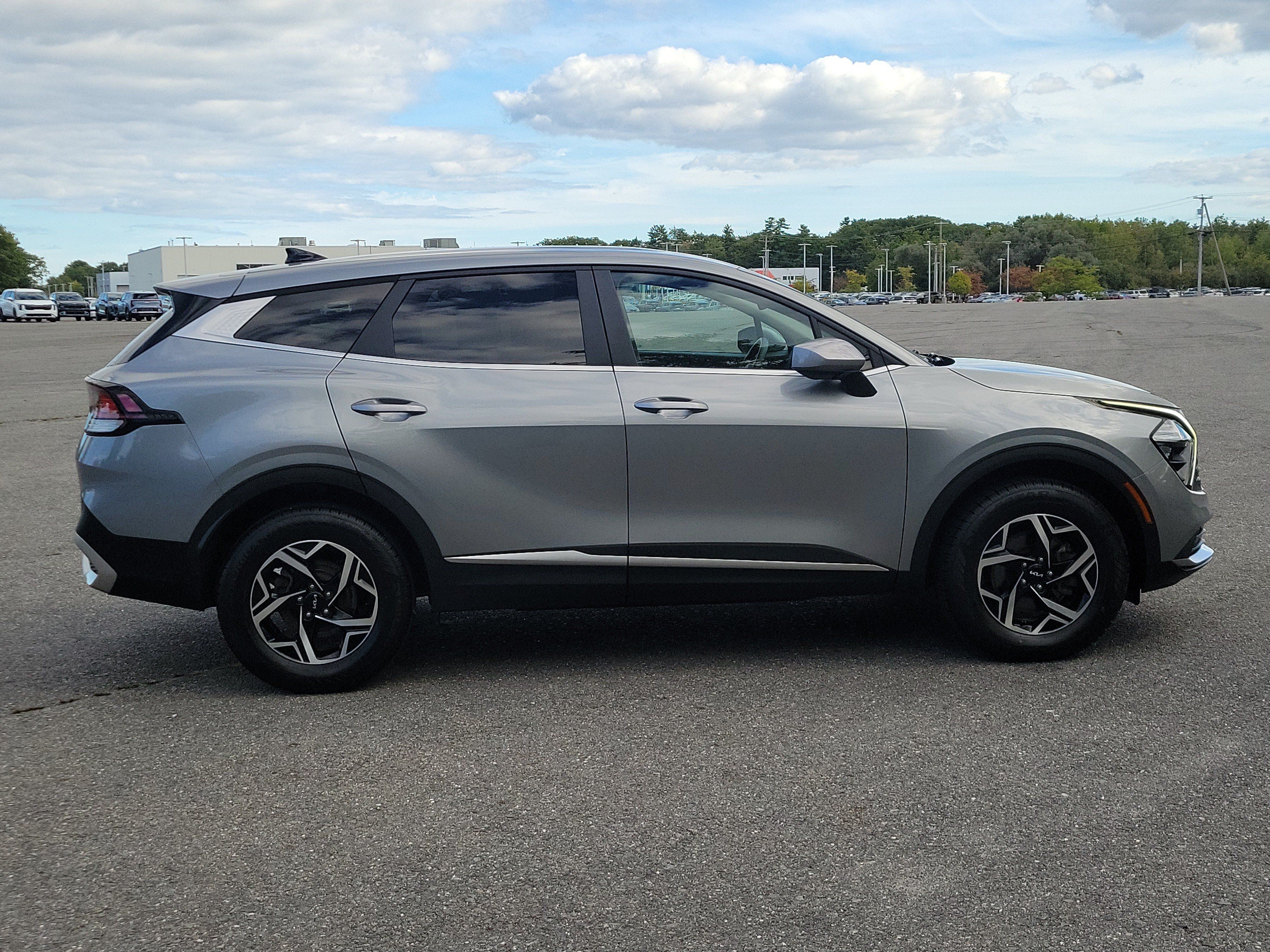 Used 2023 Kia Sportage LX AWD/4WD image 4