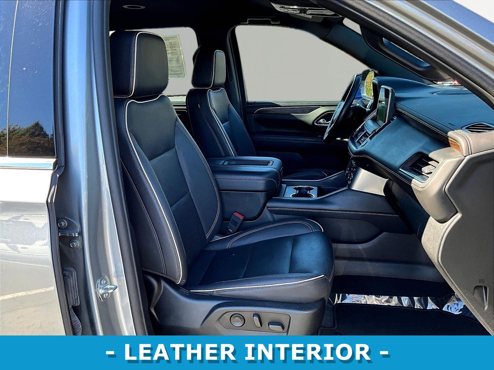 Used 2023 Chevrolet Suburban Premier AWD/4WD image 30