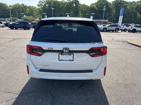 Used 2025 Honda Odyssey EX-L image 6