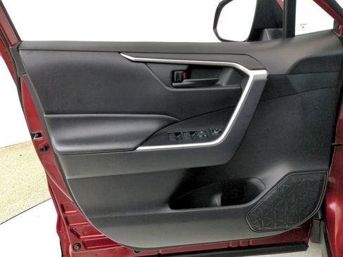 Used 2022 Toyota RAV4 LE image 26