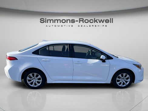 Used 2025 Toyota Corolla LE image 8