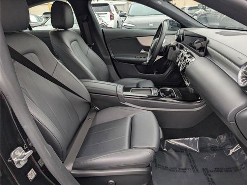 Used 2025 Mercedes-Benz CLA 250 4MATIC image 11