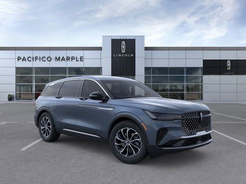 New 2026 Lincoln Nautilus Premier image 7