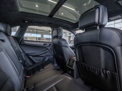 Used 2018 Porsche Macan Turbo w/ Premium Package Plus image 26