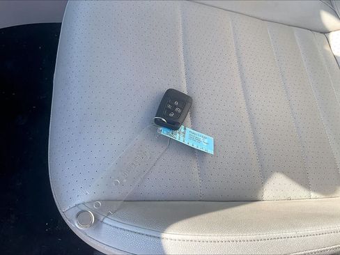 Used 2023 Volkswagen Jetta SE w/ Panoramic Sunroof Package FWD image 18