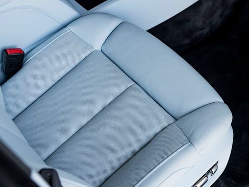 Used 2023 Rolls-Royce Phantom Sedan w/ The Phantom Package RWD image 39