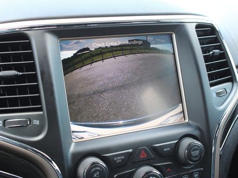 Used 2015 Jeep Grand Cherokee Overland w/ Advanced Technology Group RWD image 13