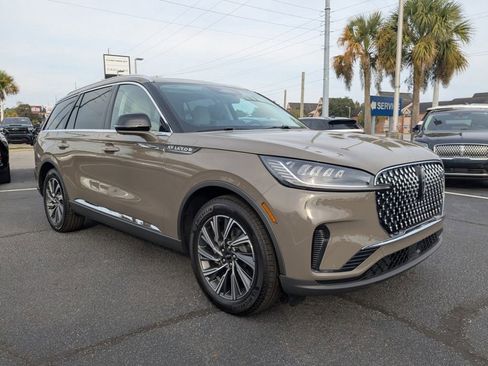 New 2026 Lincoln Aviator 2WD image 2