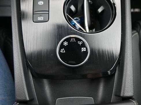 Used 2024 Nissan Rogue SL image 21