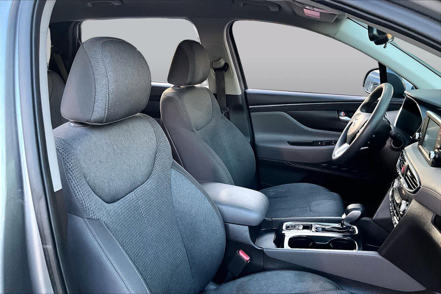 Used 2019 Hyundai Santa Fe SEL FWD image 9