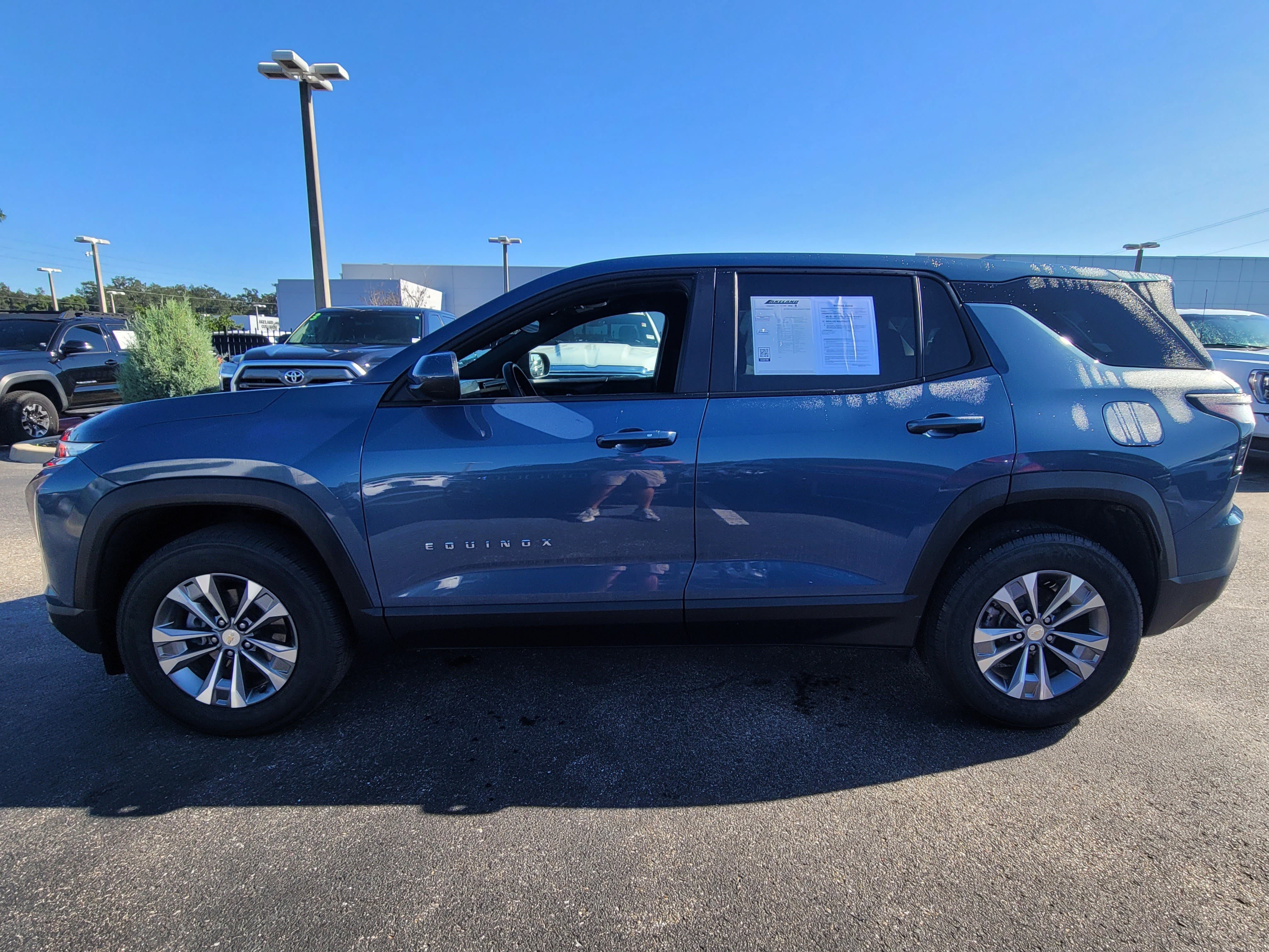Used 2026 Chevrolet Equinox LT w/ Convenience Package II FWD image 7