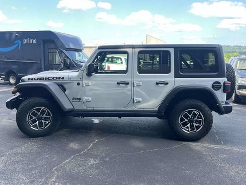 Used 2024 Jeep Wrangler Unlimited Rubicon w/ Technology Group AWD/4WD image 7