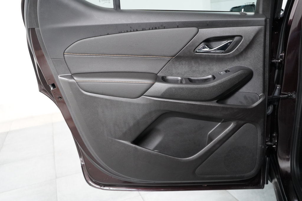 Used 2020 Chevrolet Traverse LT w/ LT Premium Package FWD image 32