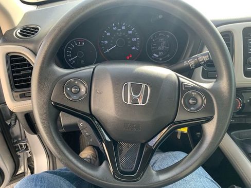 Used 2022 Honda HR-V LX image 27