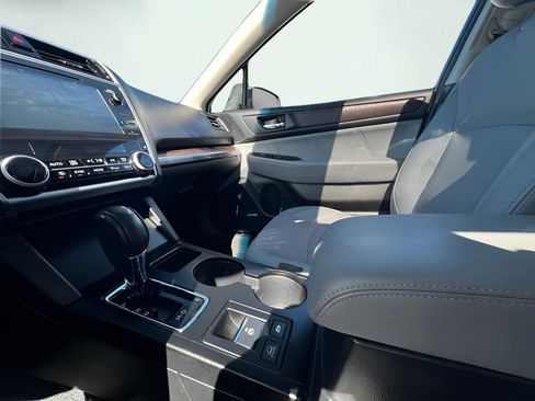 Used 2018 Subaru Outback 3.6R Limited image 61