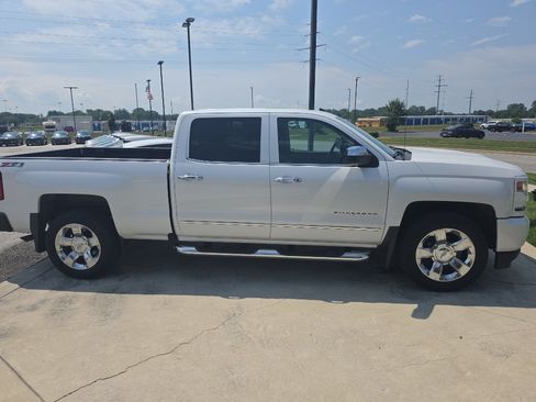 Used 2016 Chevrolet Silverado 1500 LTZ Z71 w/ LTZ Plus Package AWD/4WD image 4