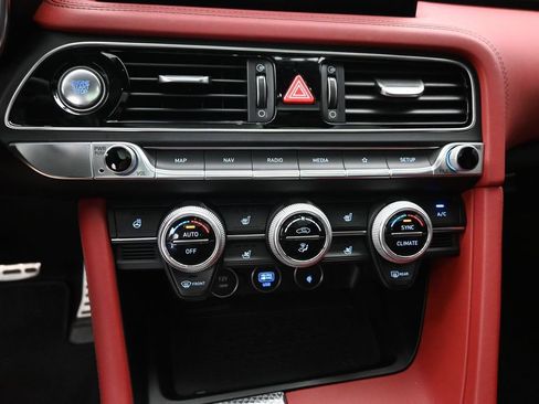 Used 2023 Genesis G70 3.3T w/ Sport Prestige Package AWD/4WD image 22