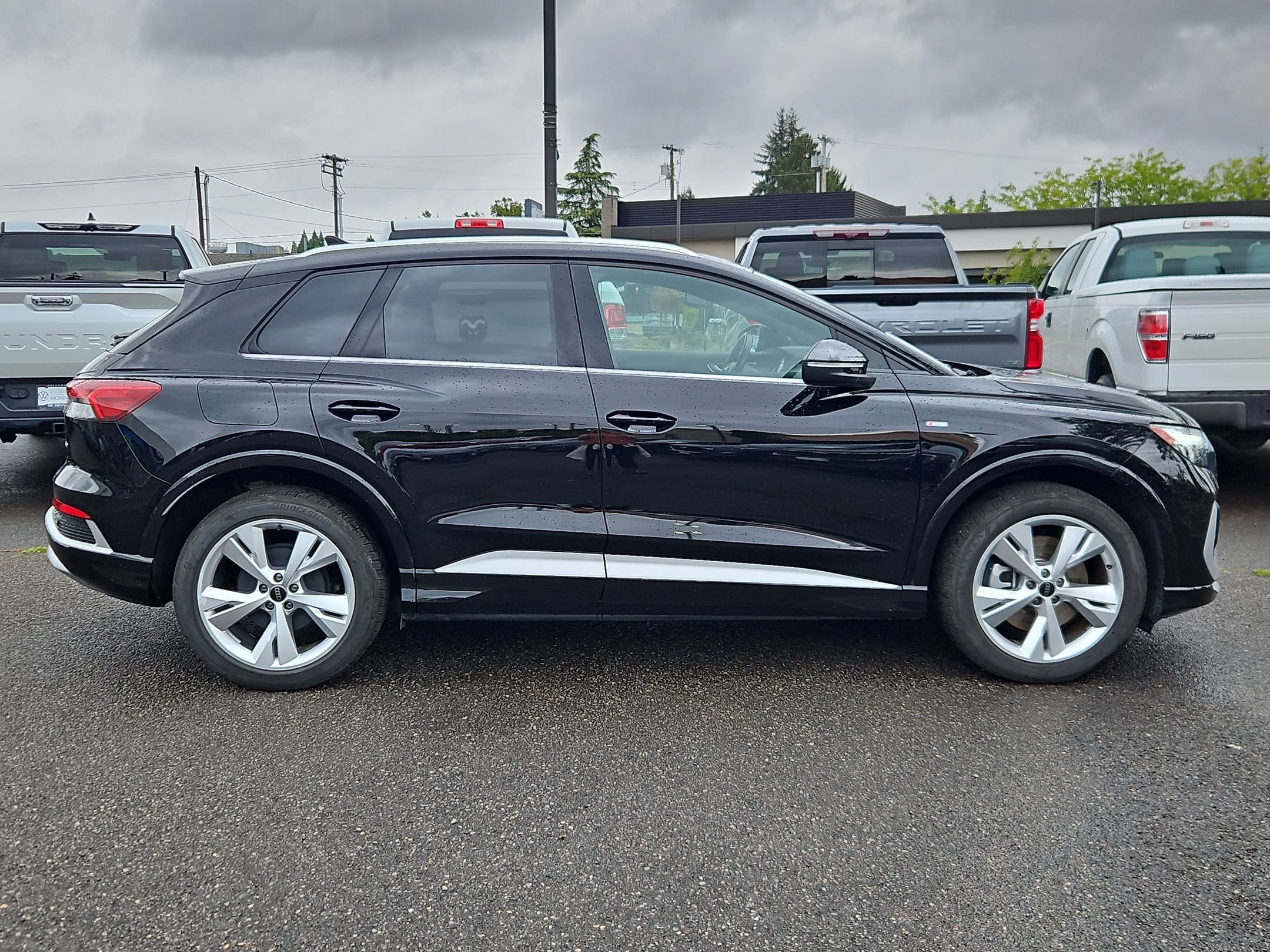 Used 2023 Audi Q4 e-tron Premium AWD/4WD image 6