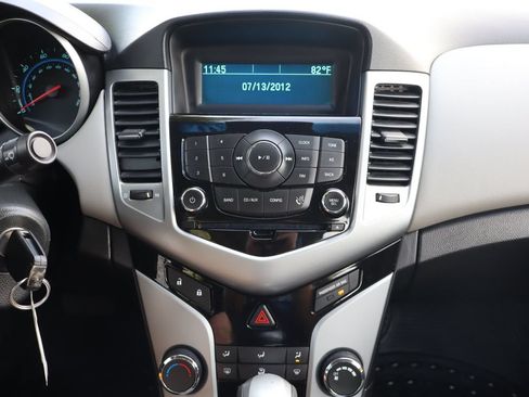 Used 2012 Chevrolet Cruze LS FWD image 32