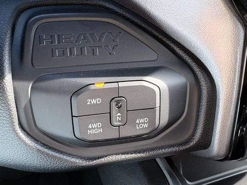 Used 2025 RAM 2500 Big Horn AWD/4WD image 32