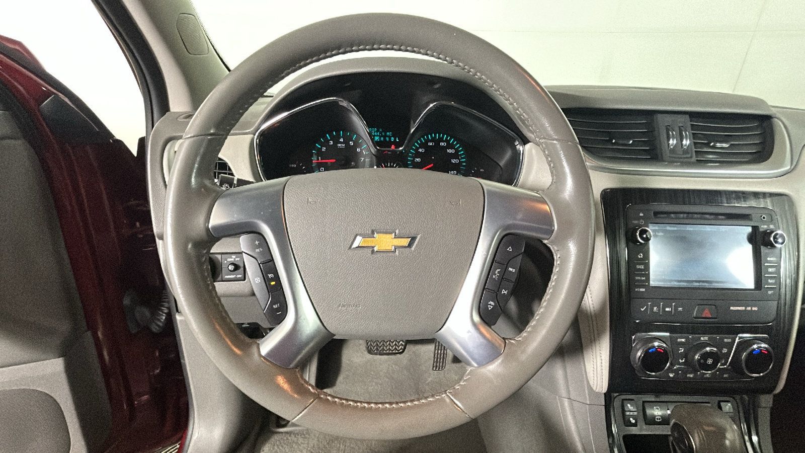 Used 2017 Chevrolet Traverse LT AWD/4WD image 16
