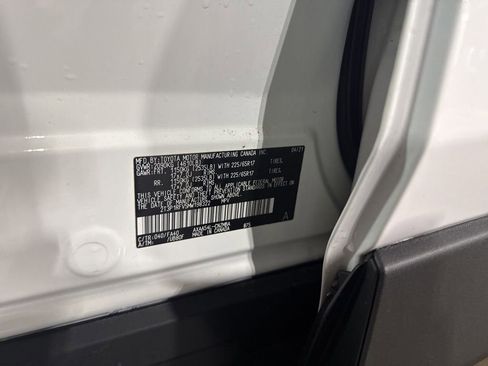 Used 2021 Toyota RAV4 XLE AWD/4WD image 22