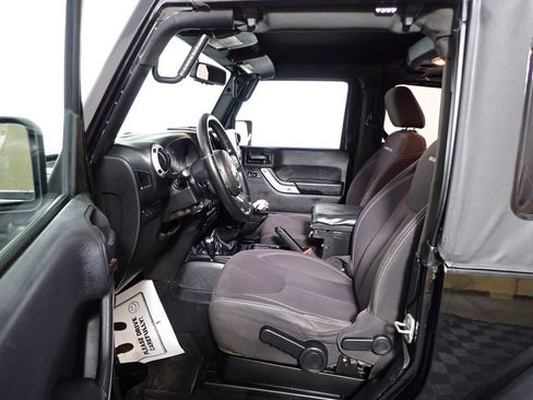 Used 2014 Jeep Wrangler Rubicon w/ Power Convenience Group AWD/4WD image 20