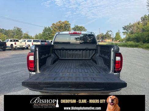 Used 2024 GMC Canyon AT4 w/ AT4 Premium Package AWD/4WD image 11