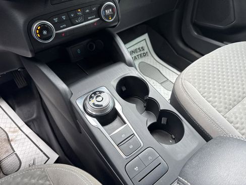 Used 2020 Ford Escape SE image 15