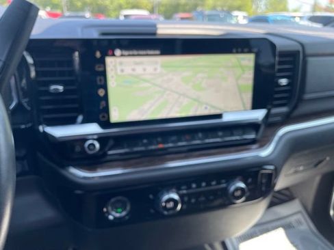 Used 2023 GMC Sierra 1500 SLE AWD/4WD image 25