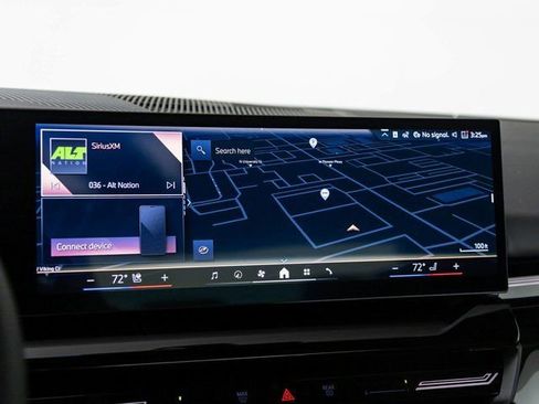 Used 2025 BMW 530i xDrive 530i xDrive w/ Premium Package image 16