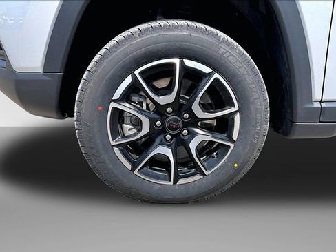Used 2025 Jeep Compass Trailhawk AWD/4WD image 9
