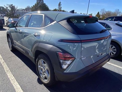 Used 2025 Hyundai Kona SE image 6