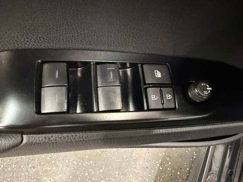 Used 2025 Toyota Camry SE w/ Convenience Package AWD/4WD image 11